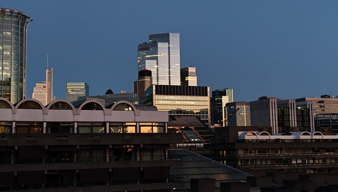 a city skyline with many buildings